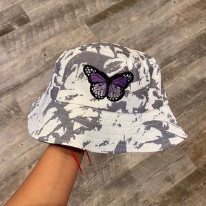 grey and white bucket hat